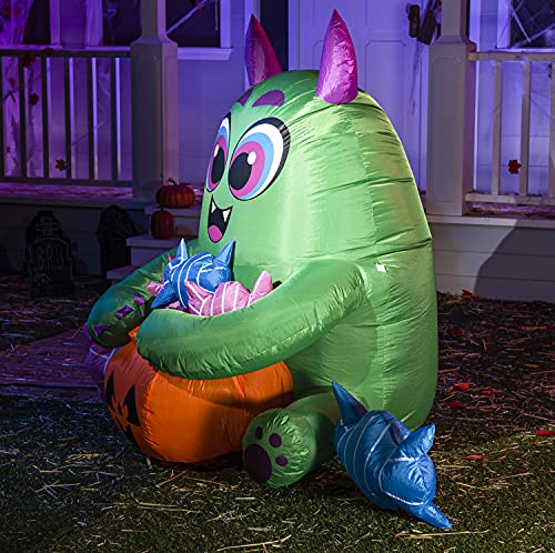 Joiedomi 5 FT Halloween Inflatable Monster Candy Inflatable Yard Decoration with Build-in LEDs Blow Up Inflatables for Halloween Party Indoor, Outdoor, Yard, Garden, Lawn Decorations