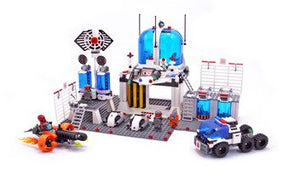 Space Police Central - LEGO set #5985-1